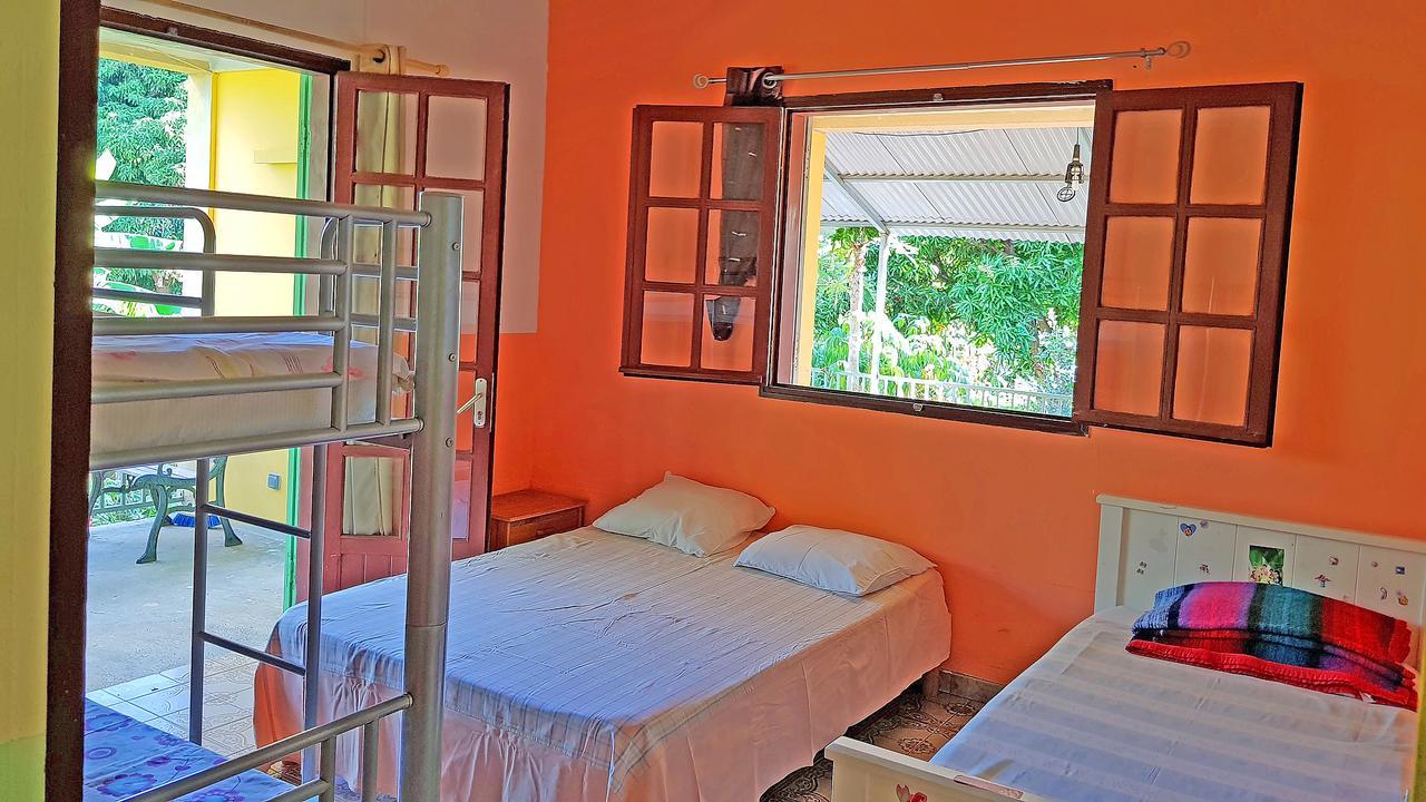 Gite-Hotel La Caz Des Orangers Le Bois de Nèfles エクステリア 写真